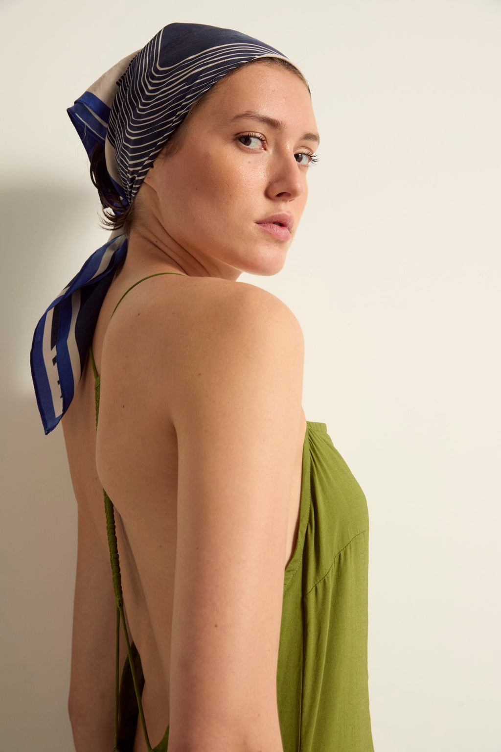 BANDANA IMPRIME CAROUSEL SOIE LAVEE - INK BLUE